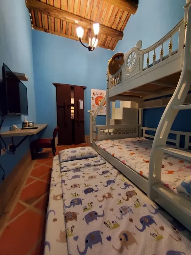 Xiehuier B&B Children's House-Family children's room（Blue)-8