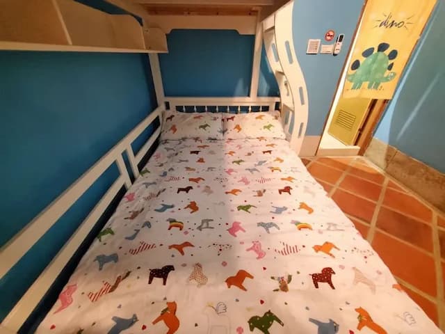 Xiehuier B&B Children's House-Family children's room（Blue)-4