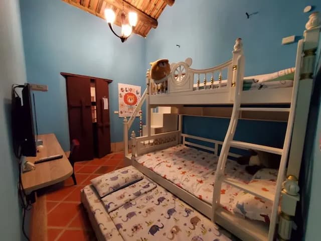 Xiehuier B&B Children's House-Family children's room（Blue)-7