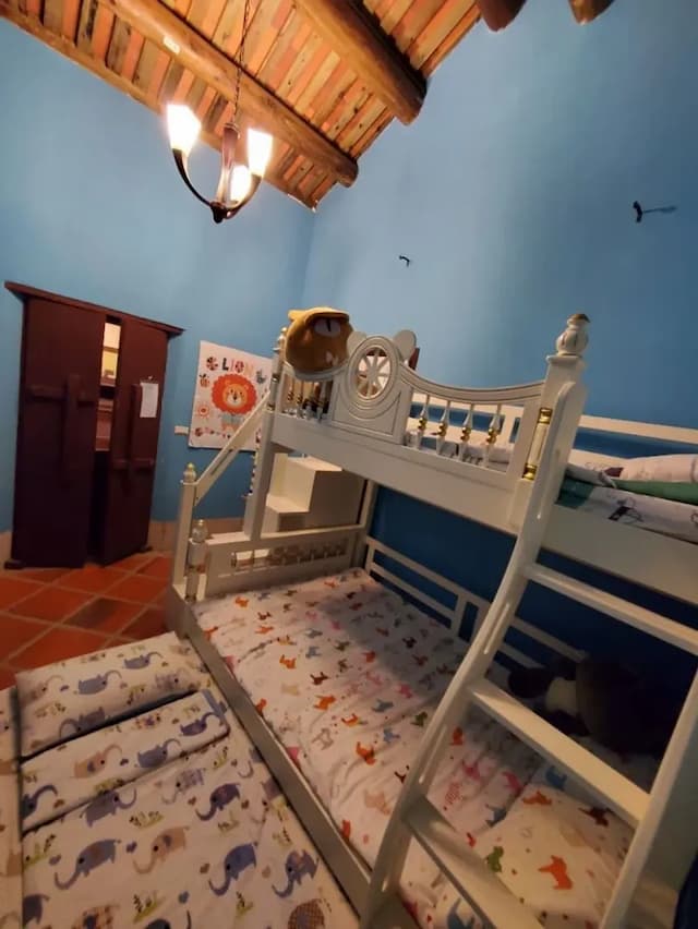 Xiehuier B&B Children's House-Family children's room（Blue)-9