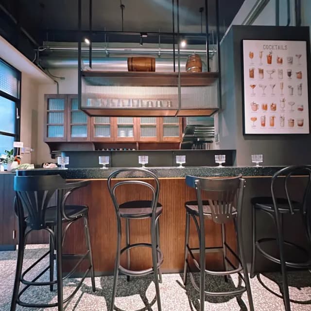 台南包棟酩宿｜6-12人包棟、調酒/電麻/KTV/酒吧風、近台南火車站-6-12人小資包棟｜絕美酒吧風｜影音歡唱｜電動麻將｜SWITCH機｜投鏢機-3