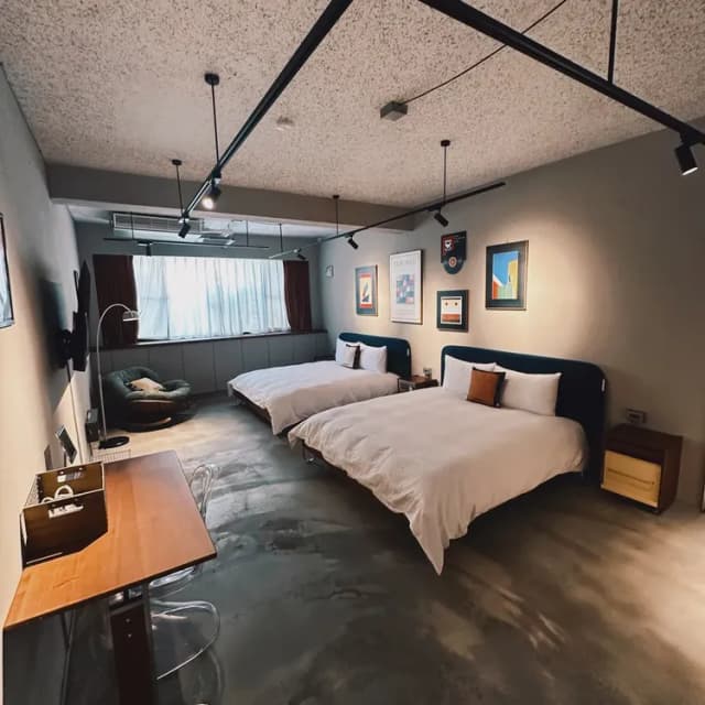 台南酩宿包棟民宿｜6-12人包棟、電麻/KTV/酒吧風、近台南火車站-6-12人小資包棟｜絕美酒吧風｜影音歡唱｜電動麻將｜SWITCH機｜投鏢機-6