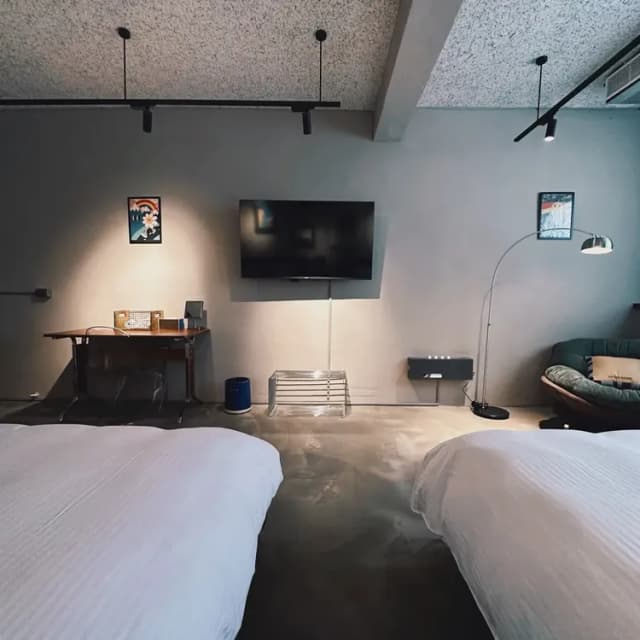 台南酩宿包棟民宿｜6-12人包棟、電麻/KTV/酒吧風、近台南火車站-6-12人小資包棟｜絕美酒吧風｜影音歡唱｜電動麻將｜SWITCH機｜投鏢機-7