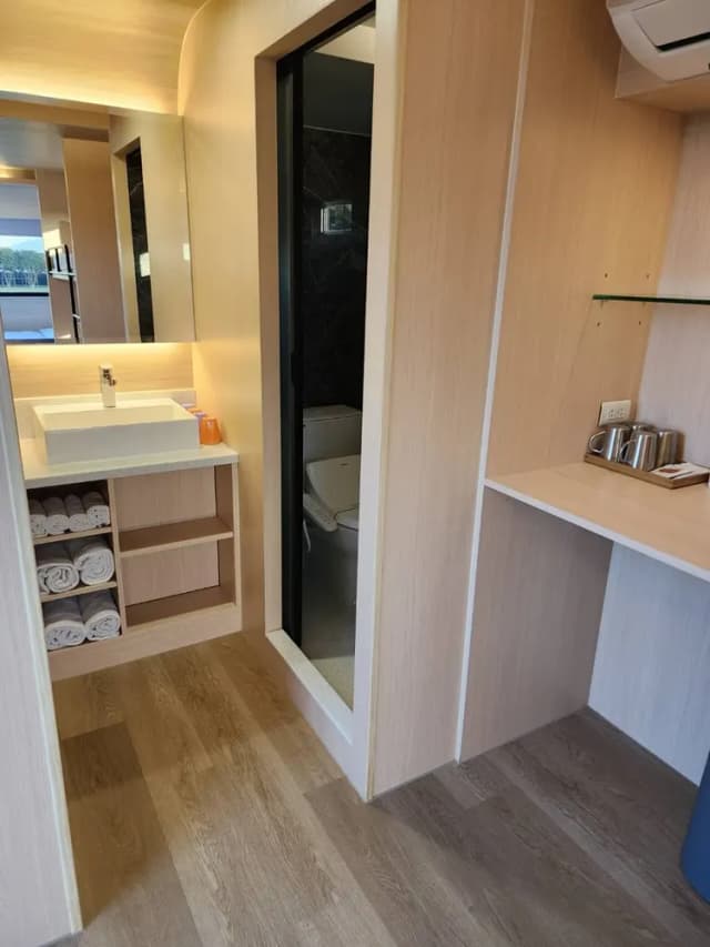 流星花園幸福樂活露營區｜全新上架！百萬夜景、三層樓高溜滑梯、親子友善步道-【懶人露營】星空露營車(一泊二食)-2