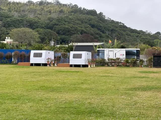 流星花園幸福樂活露營區｜全新上架！百萬夜景、三層樓高溜滑梯、親子友善步道-【自搭帳】草地皮帳位 5M*10M(附2客火鍋)-4