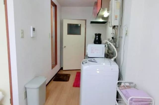 ALMAZ PLACE-#201 Tiny room ☆ Free Wi-Fi ☆ Good airport access! The room has futons!極小ルーム☆Wi-Fi無料☆空港アクセス良好!お部屋は布団対応です!-2