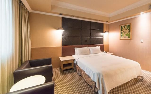 台中歐風商旅-商務一大床 - 下午18點後入住（不含早餐）-2