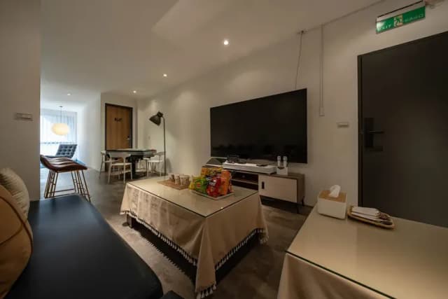 云花民宿｜市中心電梯民宿｜近東大門夜市跟文創園區-一層一戶五房小公寓｜電動麻將桌、switch、ＫＴＶ-11