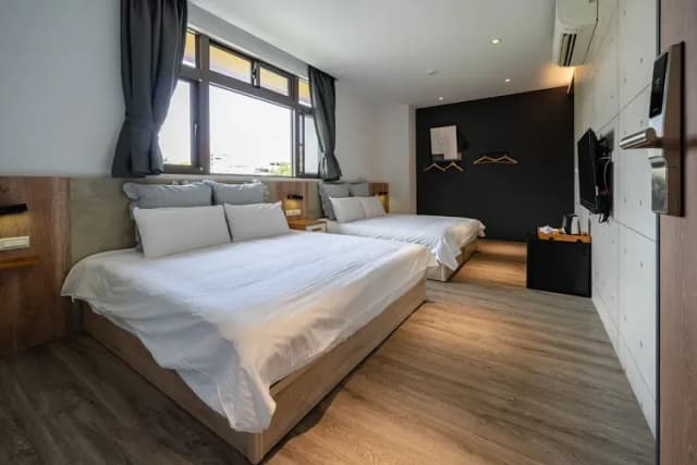 云花民宿｜市中心電梯民宿｜近東大門夜市跟文創園區-一層一戶五房小公寓｜電動麻將桌、switch、ＫＴＶ-12