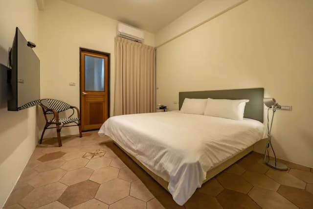 云花民宿｜市中心電梯民宿｜近東大門夜市跟文創園區-三樓獨立衛浴雙人房-4