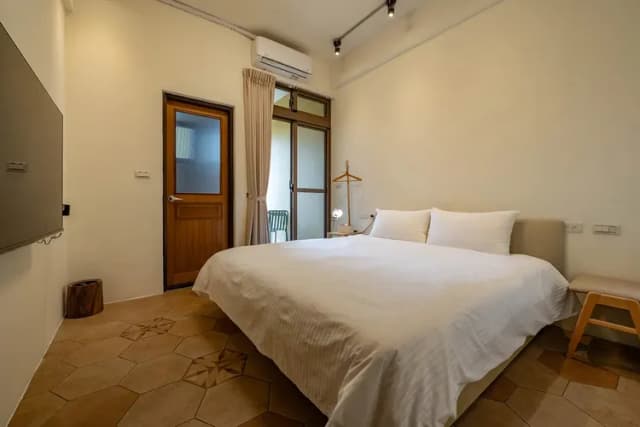 云花民宿｜市中心電梯民宿｜近東大門夜市跟文創園區-三樓獨立衛浴雙人房-8