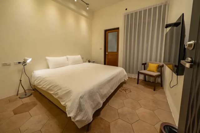 云花民宿｜市中心電梯民宿｜近東大門夜市跟文創園區-三樓獨立衛浴雙人房-6