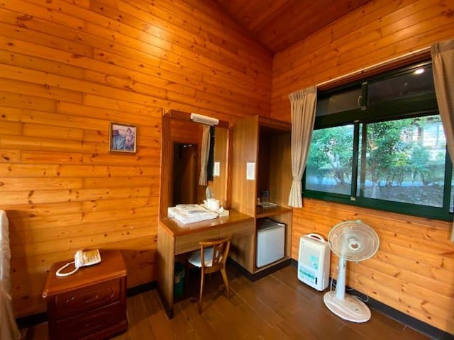 Cloud Falls Leisure Landscape Resort-Quad cabin B-4