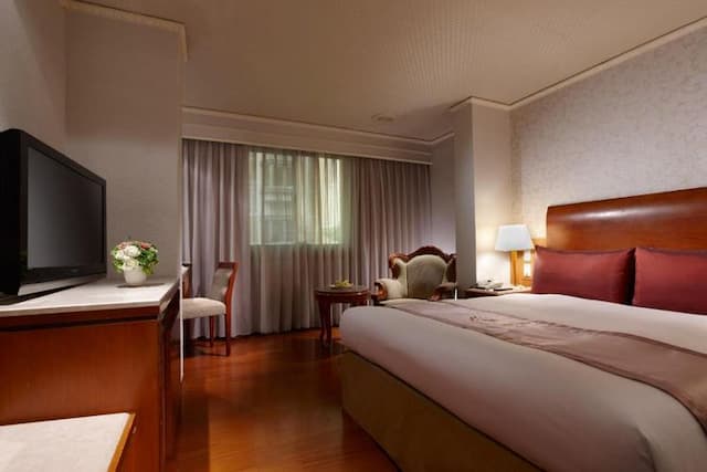 伊倫商務旅館-雙人一大床(贈送早餐餐盒)-1