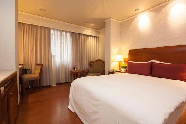 伊倫商務旅館-雙人一大床(贈送早餐餐盒)-3