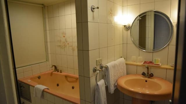 Deja Vu Hotel-Standard Double Room with breakfast in box-2