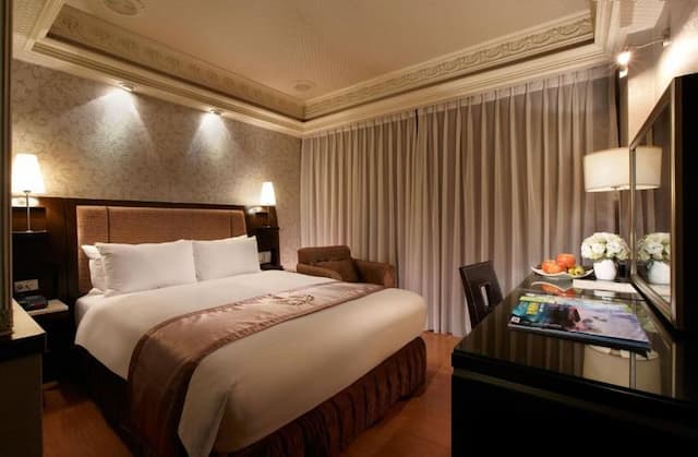 Deja Vu Hotel-Standard Double Room with breakfast in box-1