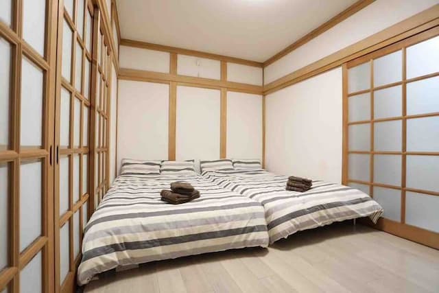 ㉔ Near OSAKA NANBA Up to 14 people can stay-10-person room (and above)-2
