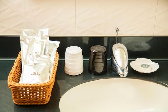 Just Live Inn Taipei Station-TRIPLE ROOM-6