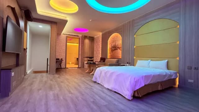 麗莎旅舘-金碧KTV房-15