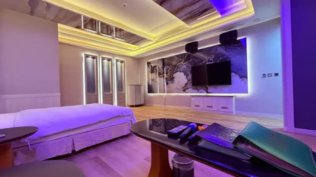 麗莎旅舘-金碧KTV房-12