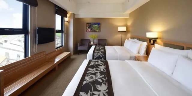 福容大飯店花蓮館 | 可選購海景房型-【寵物專案】市景家庭客房｜貓或狗2隻(限20公斤以下)-1