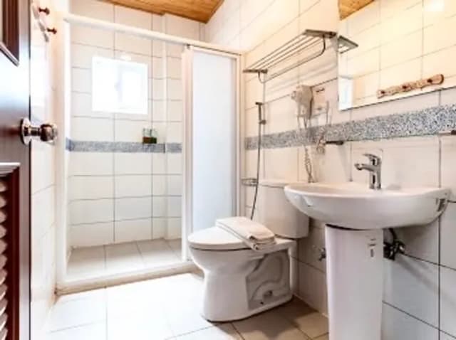 墾丁包棟民宿-童話民宿｜BBQ、電動麻將桌、音響設備、最高22人包棟-童話民宿四人房-13