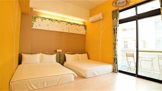 KeyInn Space-Quadruple Room with Balcony-1