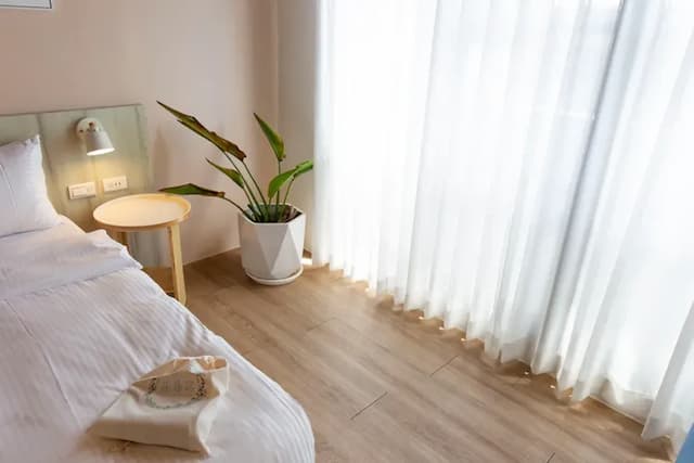 花落諾台南民宿 ｜安平老街、鄰近景點-高級雙人房 附陽台-12