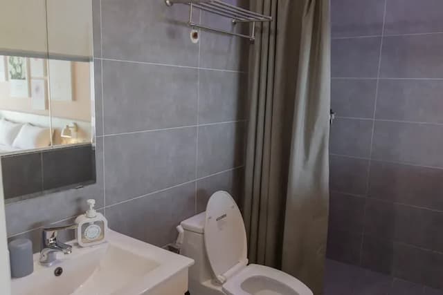 花落諾台南民宿 ｜安平老街、鄰近景點-高級雙人房 附陽台-6