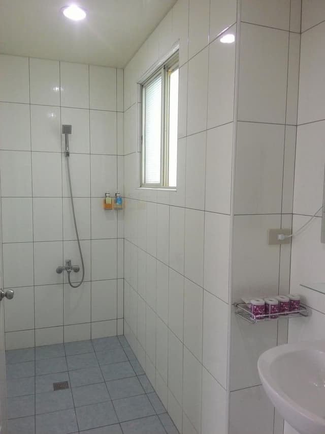 木頭人民宿-四人套房-5