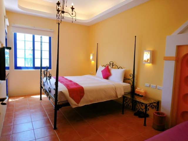 墾丁希臘風情民宿 l 備電梯、停車方便-溫馨二人房-1