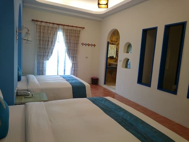 墾丁希臘風情民宿 l 備電梯、停車方便-精緻四人房-5