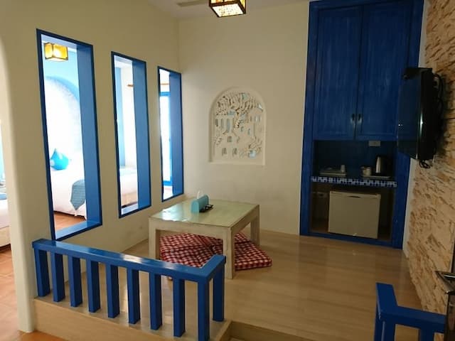 墾丁希臘風情民宿 l 備電梯、停車方便-精緻四人房-4