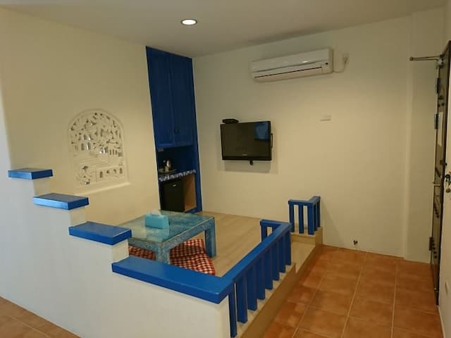 墾丁希臘風情民宿 l 備電梯、停車方便-精緻四人房-3