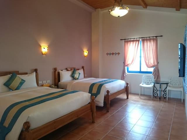 墾丁希臘風情民宿 l 備電梯、停車方便-溫馨四人房-4