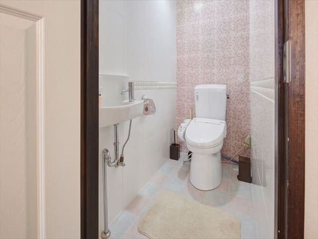 那霸機場車程25分/超市步行3分/3房1廳/最多可住12人/101㎡/免費停車位2個/觀光便利-整層二樓/適合團體或多人住宿-10