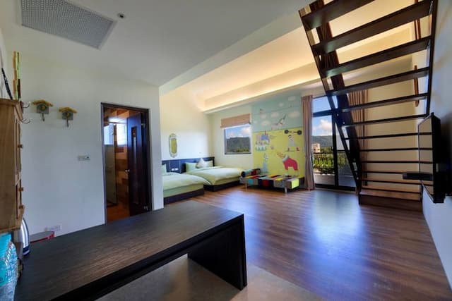 Hanaga Garden Guest House-Deluxe Loft Six Room-4