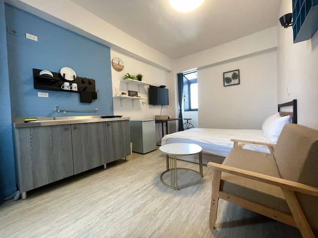 Tainan house-WOOD Double Room near station, neighboring Confucius Temple-1