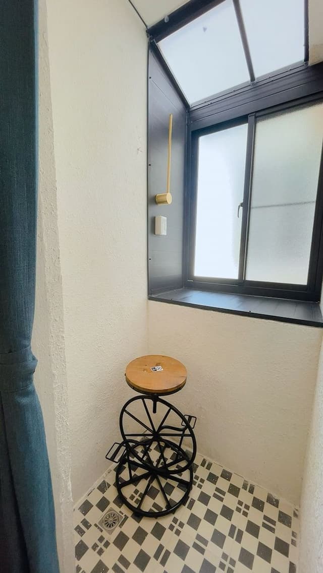 Tainan house-WOOD Double Room near station, neighboring Confucius Temple-9