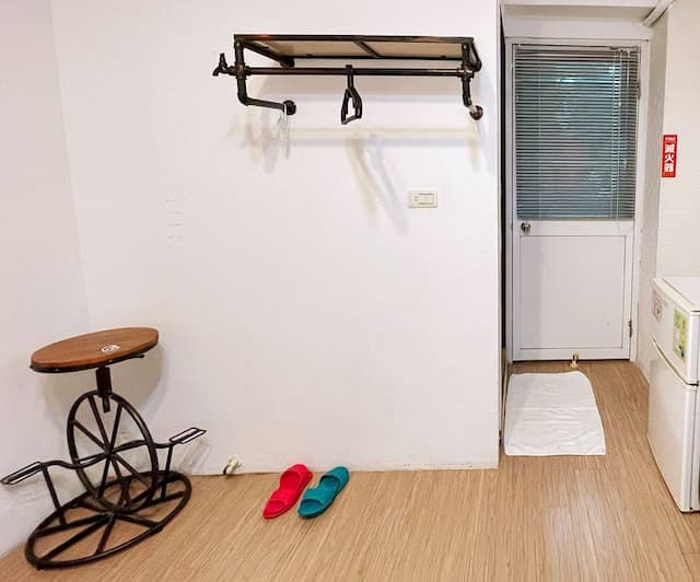 Tainan house-JJ double room near station, neighboring Confucius Temple and Tainan Museum-8