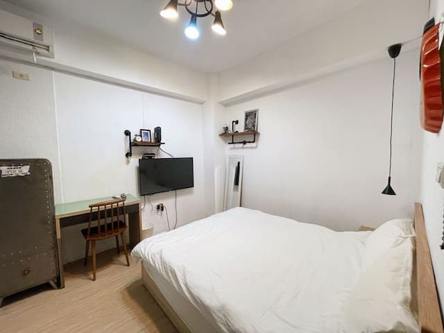 Tainan house-JJ double room near station, neighboring Confucius Temple and Tainan Museum-7