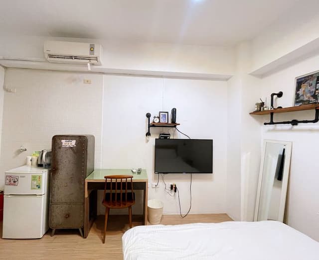 Tainan house-JJ double room near station, neighboring Confucius Temple and Tainan Museum-6