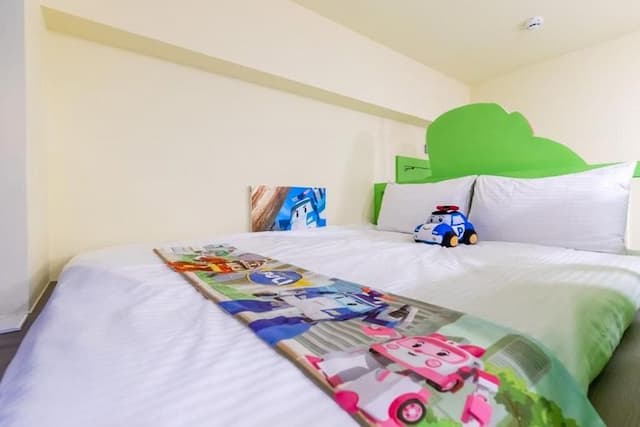 Songfeng Qinzi Homestay-Quadruple Room with Balcony-2-8