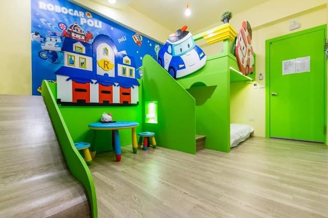 Songfeng Qinzi Homestay-Quadruple Room with Balcony-2-5