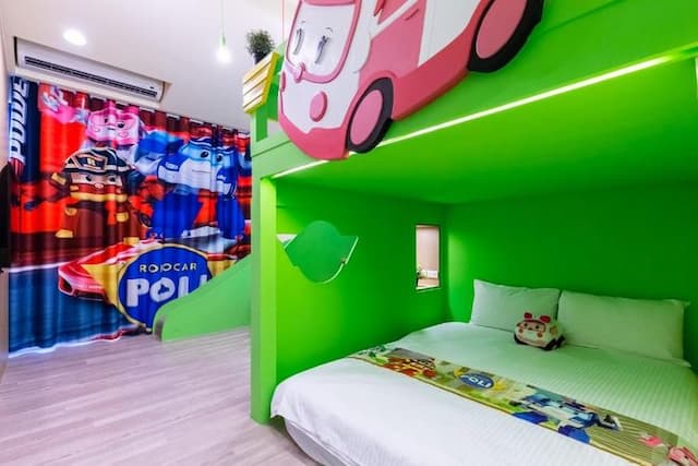 Songfeng Qinzi Homestay-Quadruple Room with Balcony-2-7