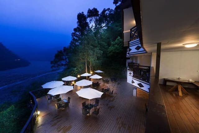 力麗馬告生態園區｜棲蘭山莊-歐式精緻四人房-5