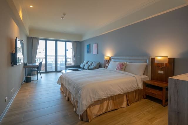 Kenting Relaxury Inn-Deluxe Double Room with Balcony and Sea View-1