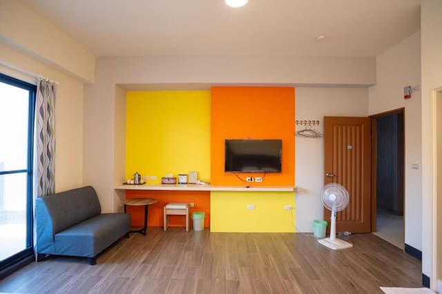 Police Home B&B-Pop Art Style (Enlarge Quadruple Room)-4