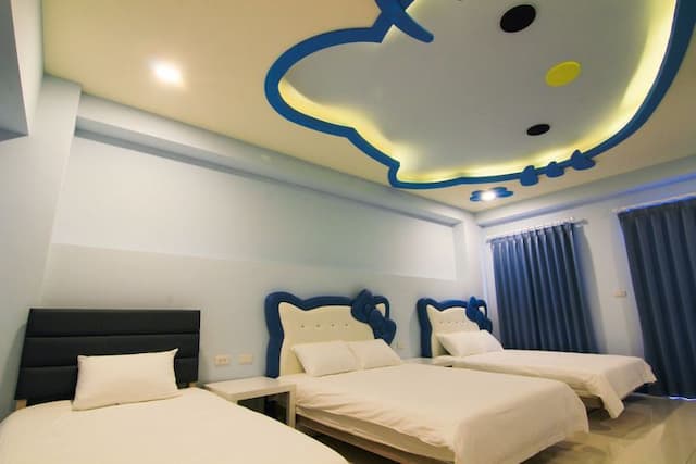 Police Home B&B-HELLO KITTY Pink Family Quintuple Room-7